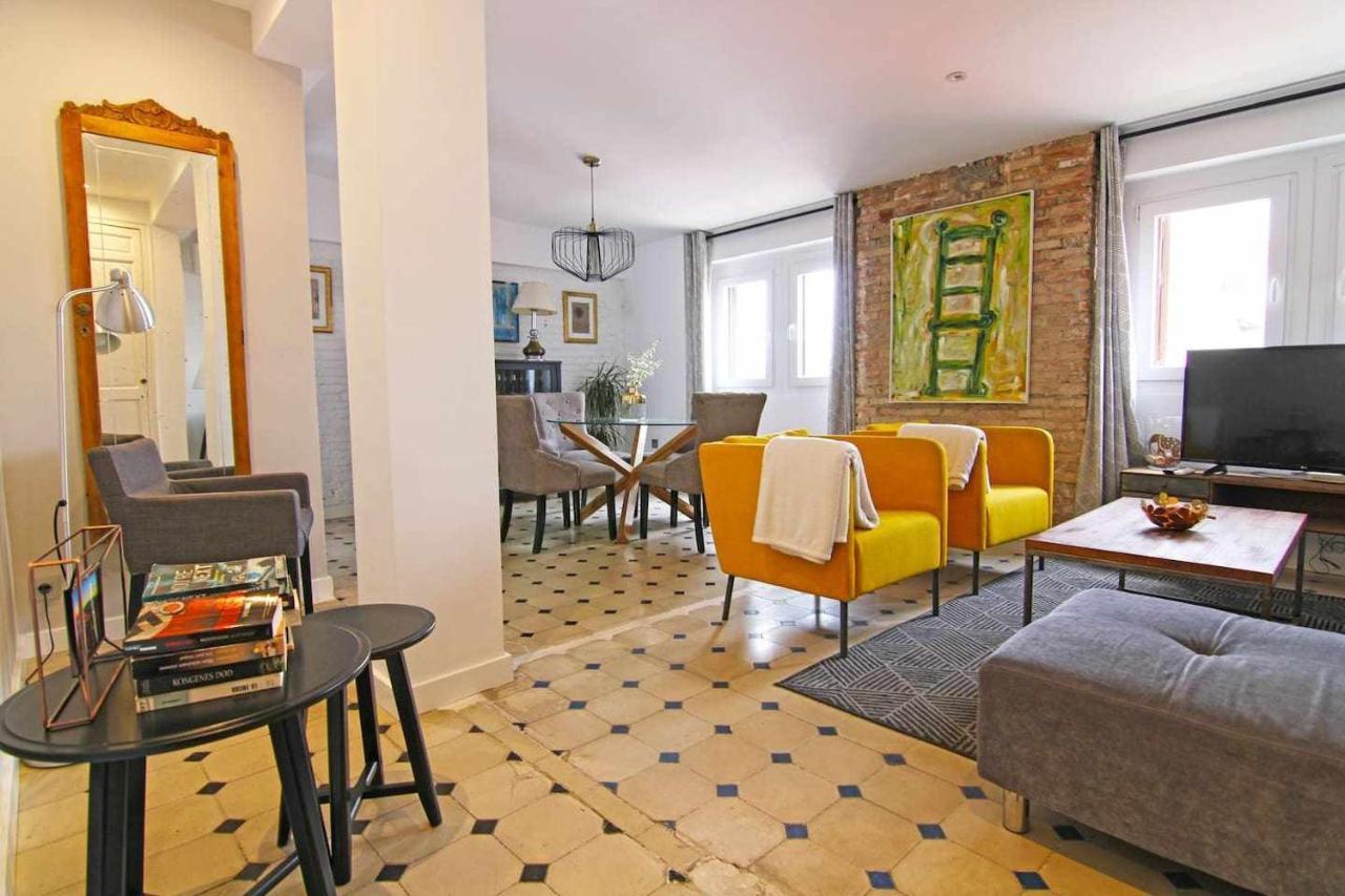 Luxury Old Town Cervantes Paz En El Casco Antiguo Malaga Exterior photo